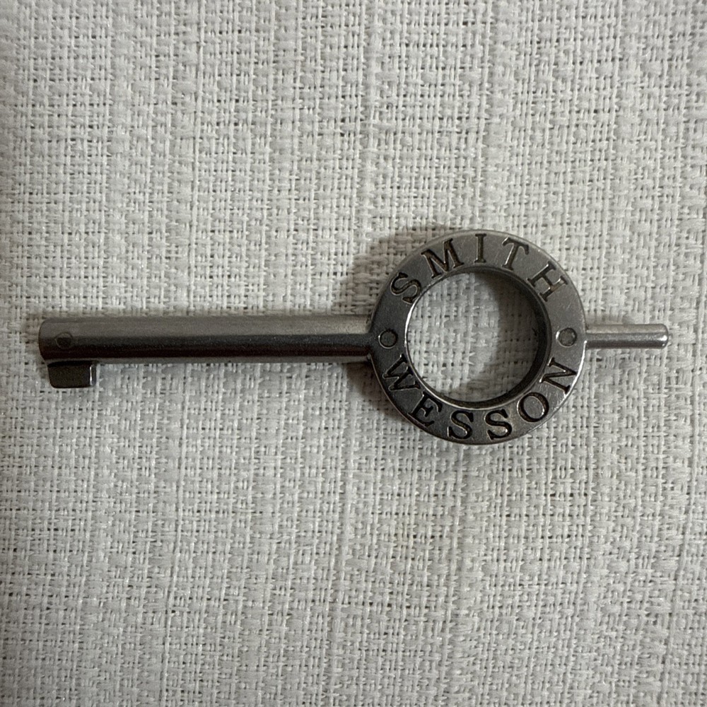 Authentic Smith & Wesson 31136 Standard Handcuff Key