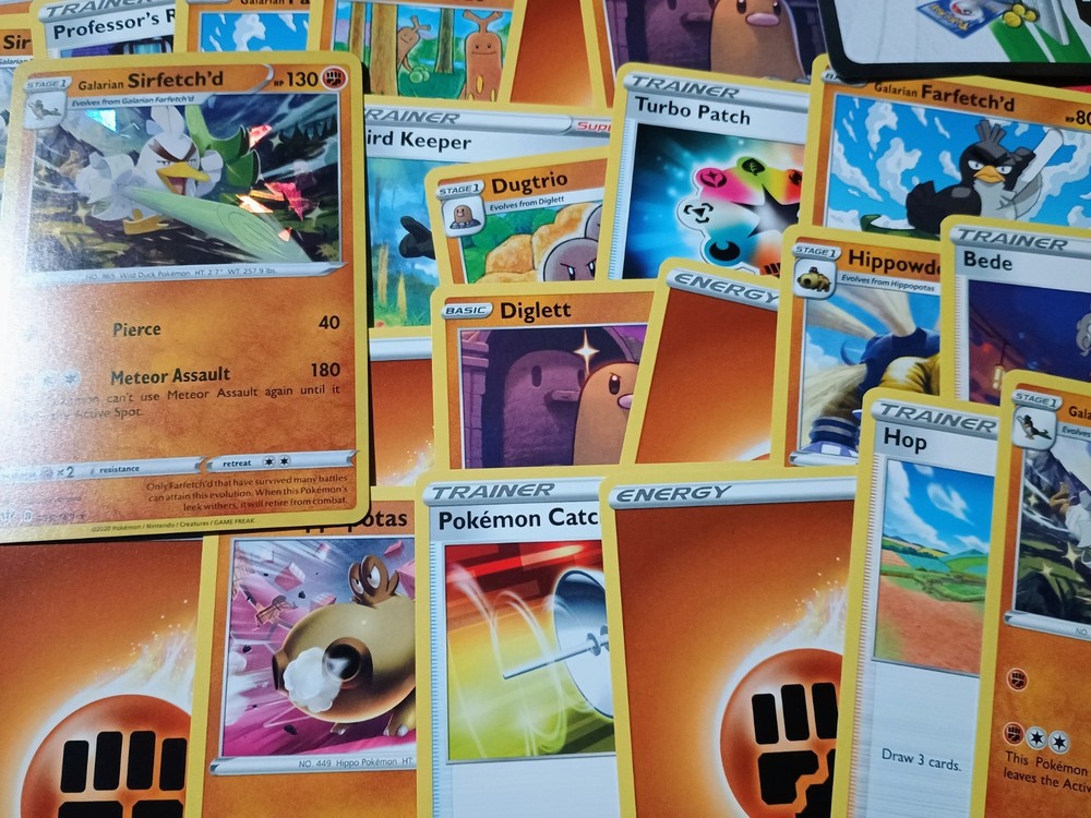 Sword & Shield Darkness Ablaze Galarian Sirfetch'd Theme Deck