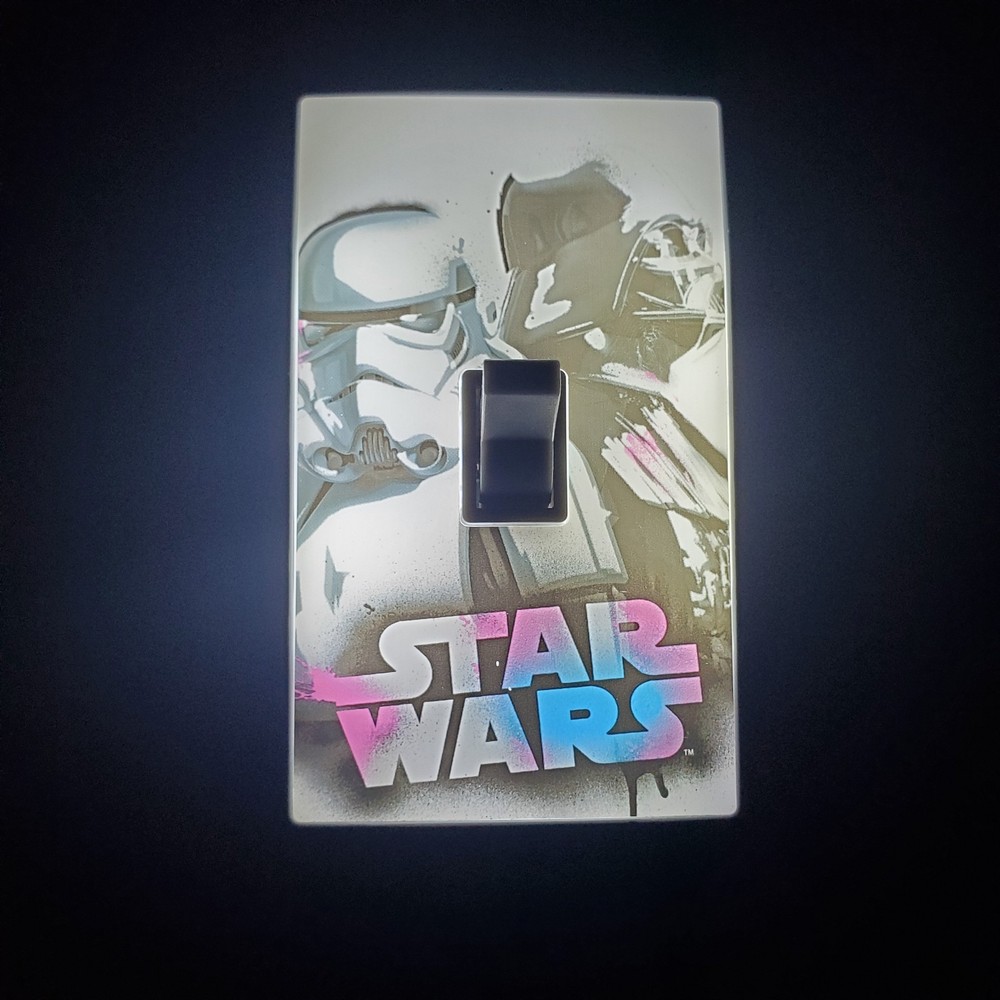 Star Wars Switch LED Night Light, Manual On / Off Switch New