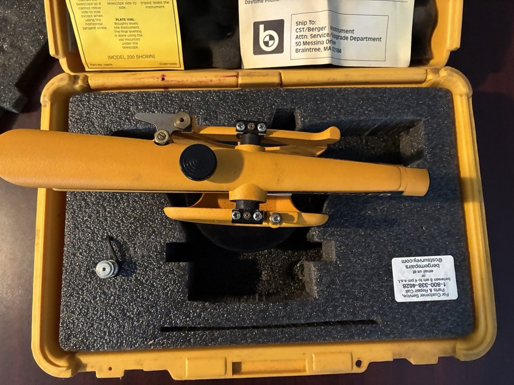 Berger instruments Model 140BU Transit Level W/ Manual Missing 1 Latch On Case