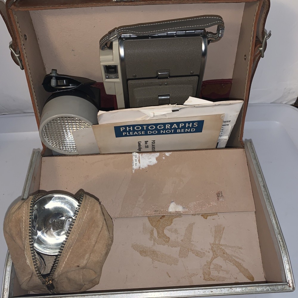 Polaroid Highlander Camera Model 80A Camera w/ Case, ++UNTESTED AS IS For Parts