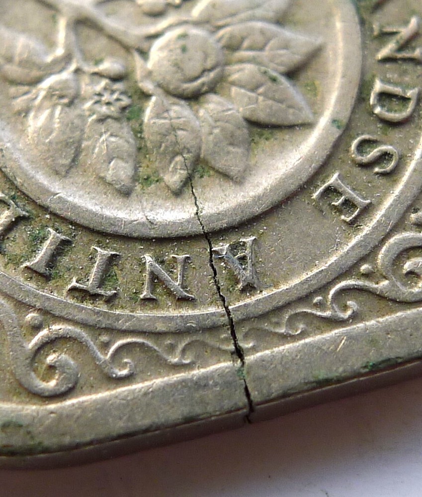 NETHERLANDS ANTILLES 5 CENTS 1957, *MINT ERROR* PLANCHET CRACKED RIGHT THROUGH!!