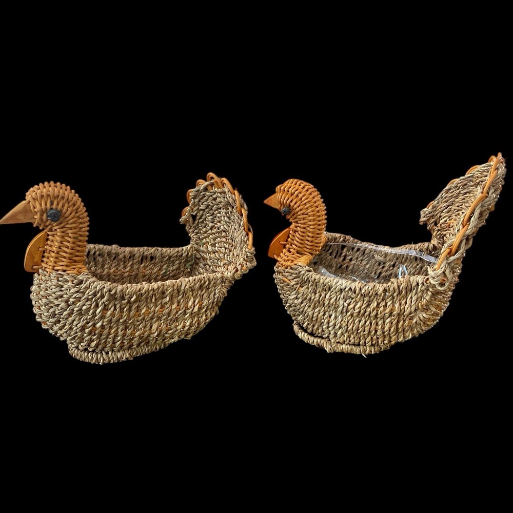 2 Rustic Turkey Baskets Thanksgiving Decor (1 Plastic Liner ) Fruit Bread