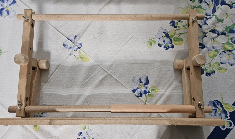 Wood Needlepoint Stitchery Lap Frame Table Base 20" Scroll Adjustable Embroidery