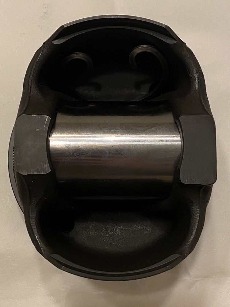 Paccar 1976615 Engine Piston Set