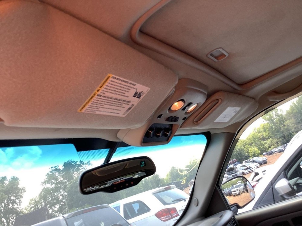 TAHOE 2005 Glove Box 4708375