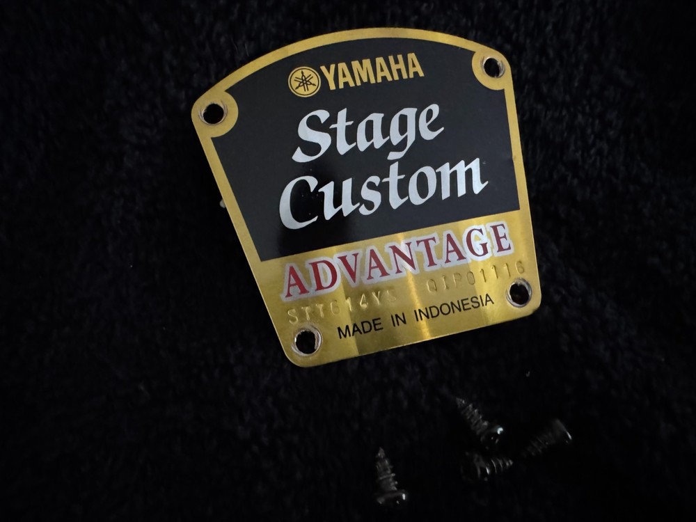 Yamaha Stage Advantage drum badge with screws. Several available