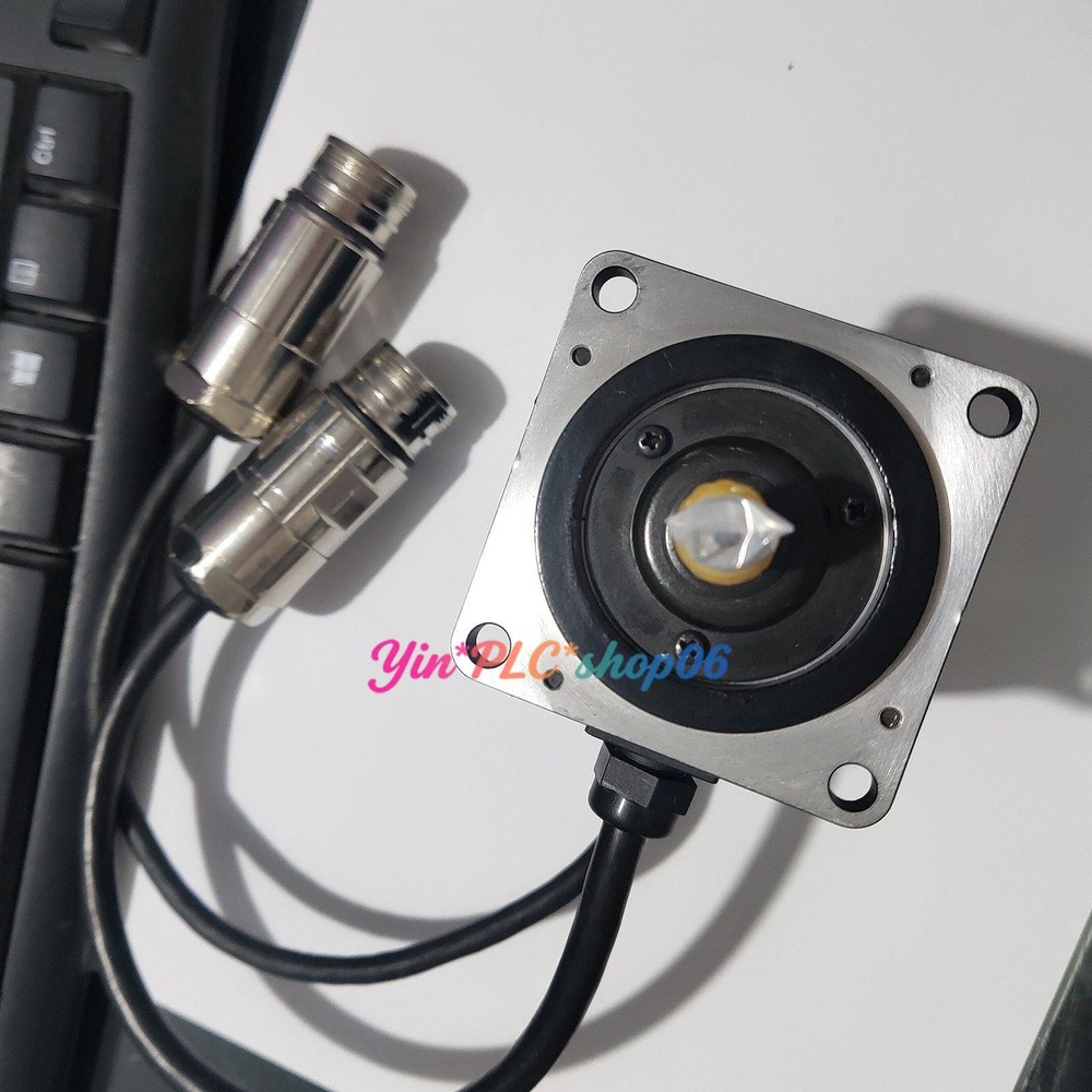 1 Pc. New SGMPH-01AAE4CD AC Servo Motor