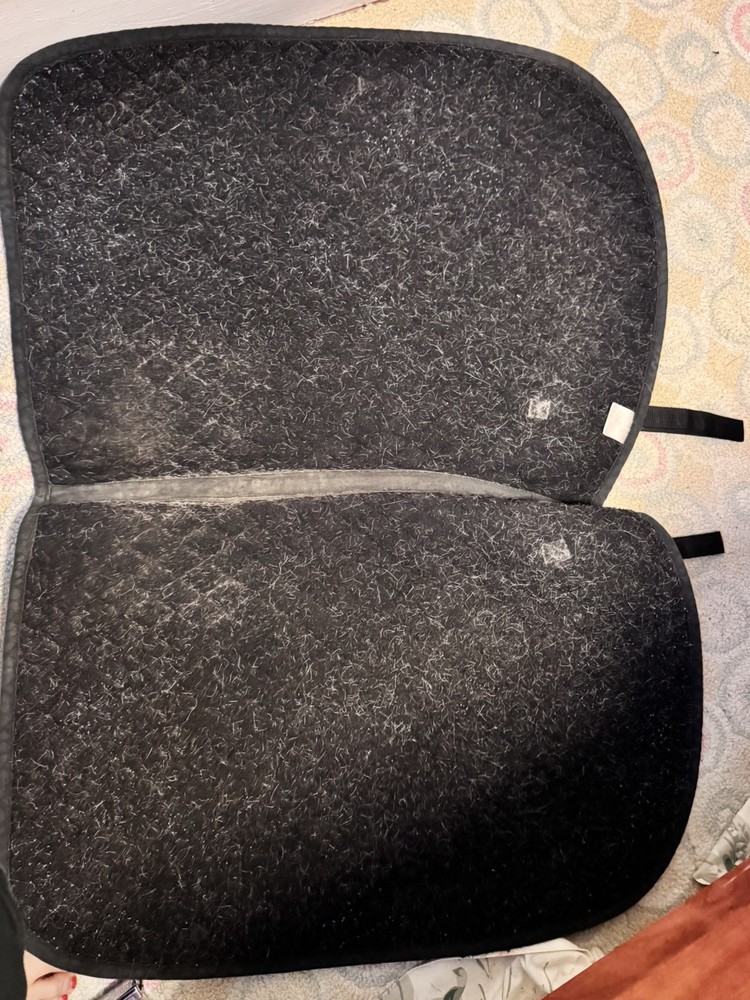 4 saddle pads in this bundle- multiple brands.