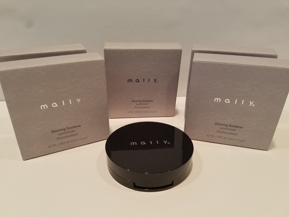 Mally ~ Lot 10 ~ Glowing Goddess Luminizer ~ NIB MUST HAVE!!!