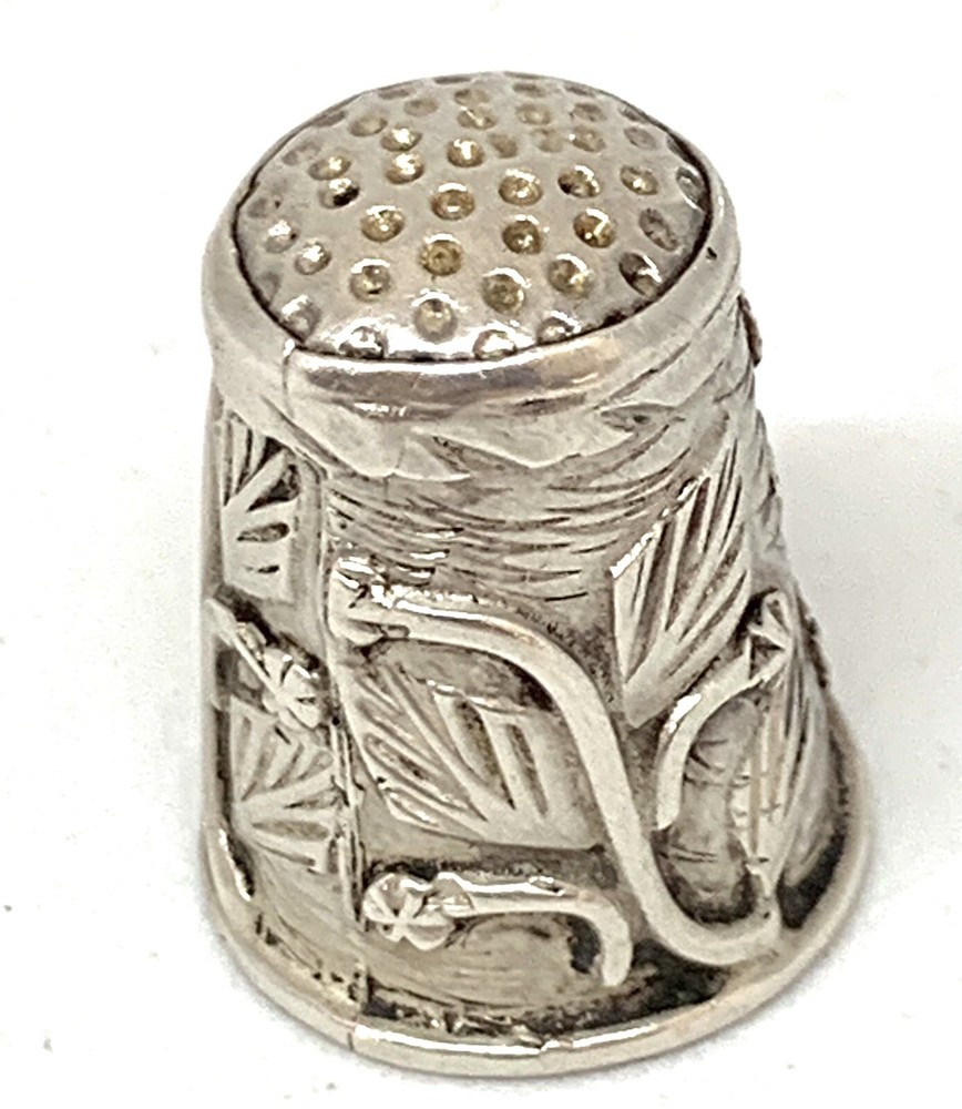 Vintage Sterling Silver Thimble w Raised Floral Design