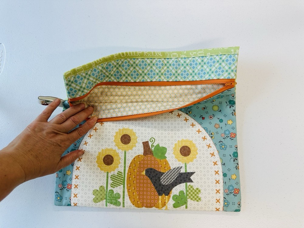 Project Bag. Lori Holts Fabric.