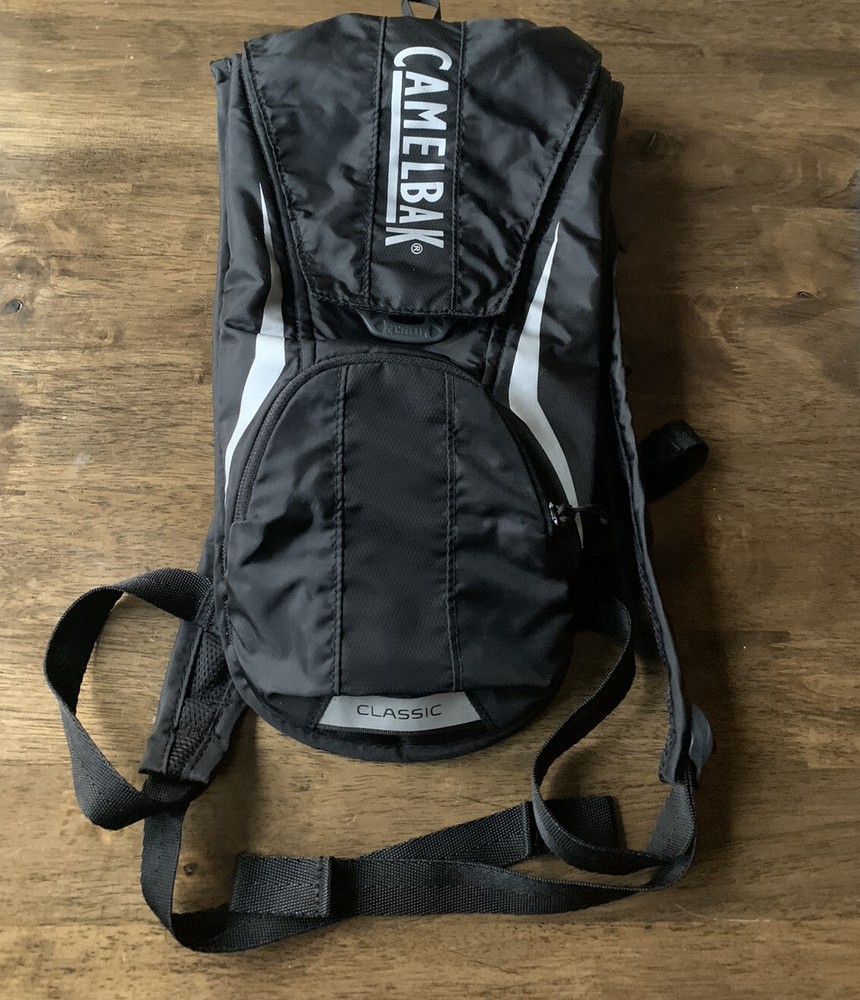 Camelbak Classic Black Hydration Backpack With Bladder 70oz