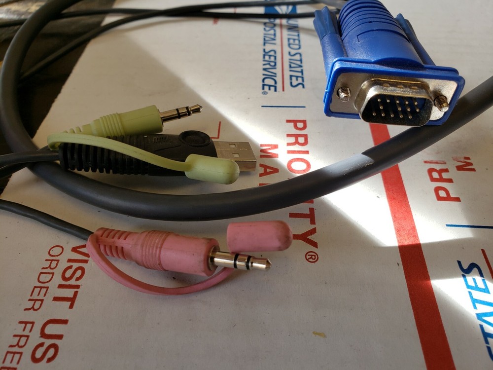 6ft USB VGA KVM Cable with Speaker and Mic ( E2-3)