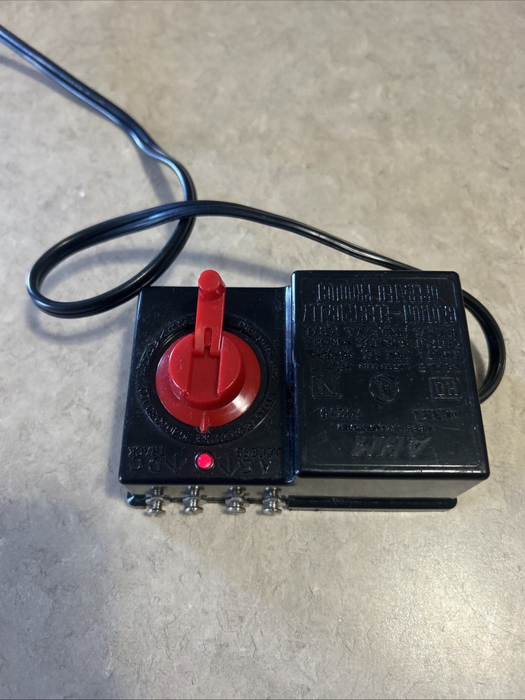 AHM Hobby Transformer Model 70210 HO Scale Train Control Power Pack