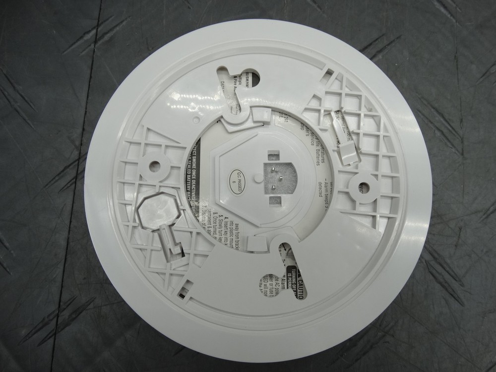 Universal Hardwired Battery Backup Combination Smoke & Carbon Monoxide Detector