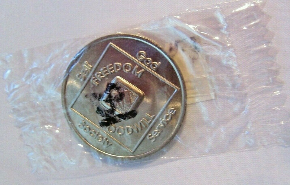 Narcotics Anonymous Medallion 18 Year WSO 1991 NA Token  Chip Sober