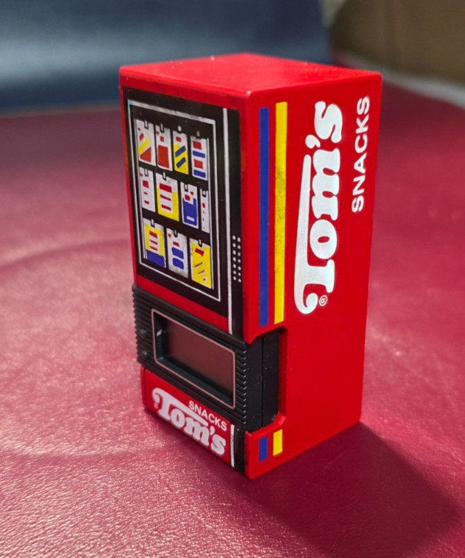 Tom's Snacks Clock Vending machine miniature Advertisement Needs battery