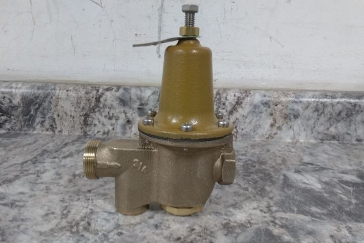 Watts 3/4 LF U5BZ3 3/4 In NPT x NPT Water Pressure Reducing Valve