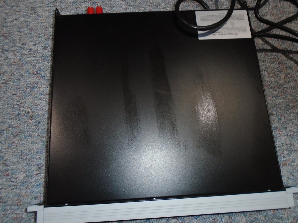 CROWN MACRO-TECH 600, 2 CHANNEL POWER AMPLIFIER