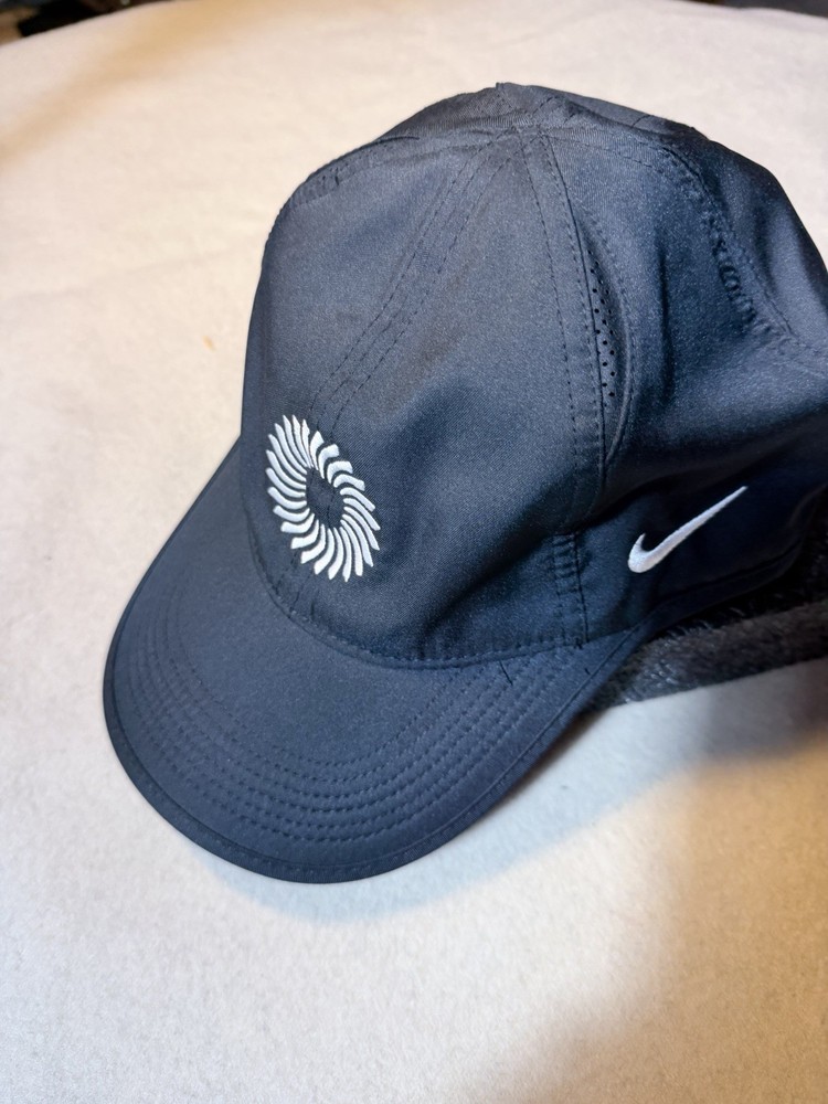 Nike Dri Fit Featherlight