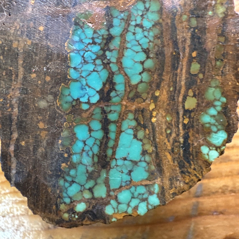 Natural Hubei Green Spider Web Pattern Two Pound , One Inch Thick Layer Through