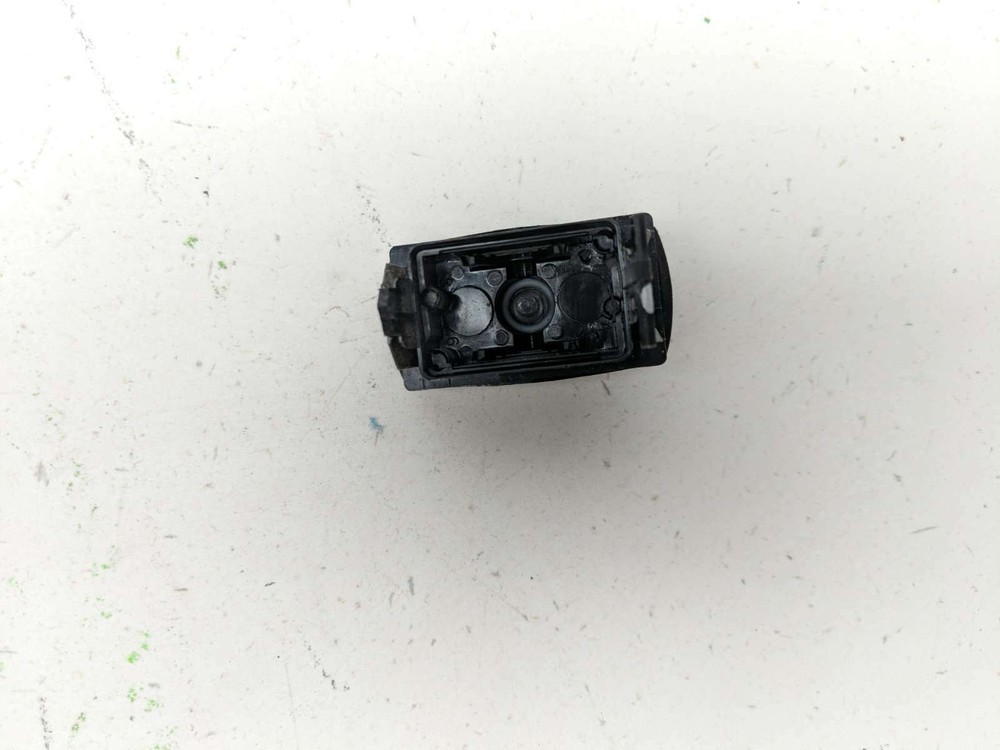 21 Tracker EV iS Switch Control Button A