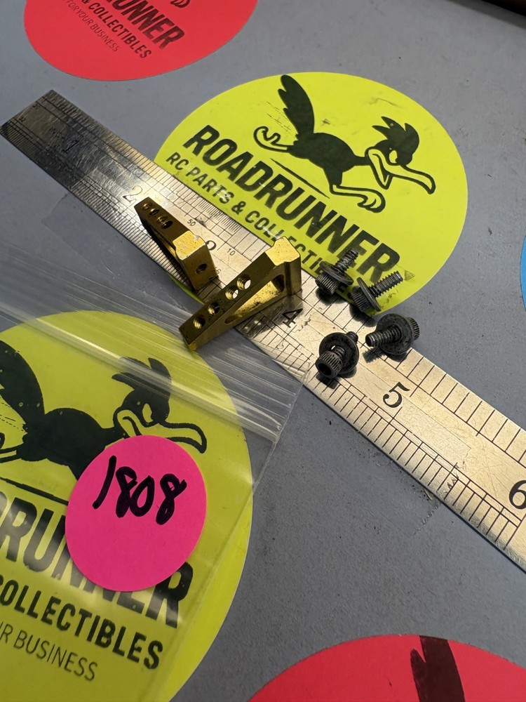 RC PAN CAR SERVO MOUNTS 1PR. / USED