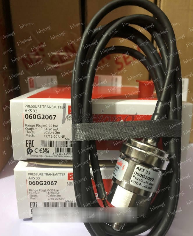 1PCS Danfoss AKS33 060G2067 pressure transmitter New