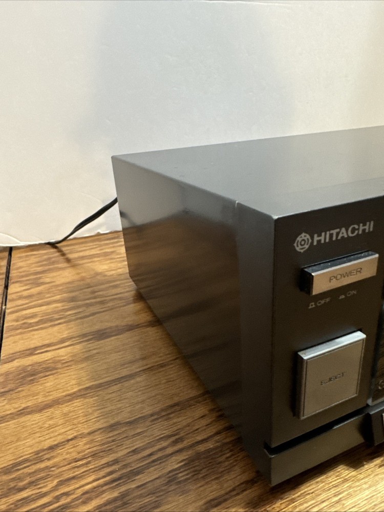 Hitachi - D-E4 Cassette Deck -tested Cleaned Belts Replaced.