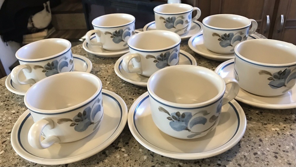 16 Pc Rare Johnson Bros Stoneware Sirroco Table Plus Cups & Saucers EC