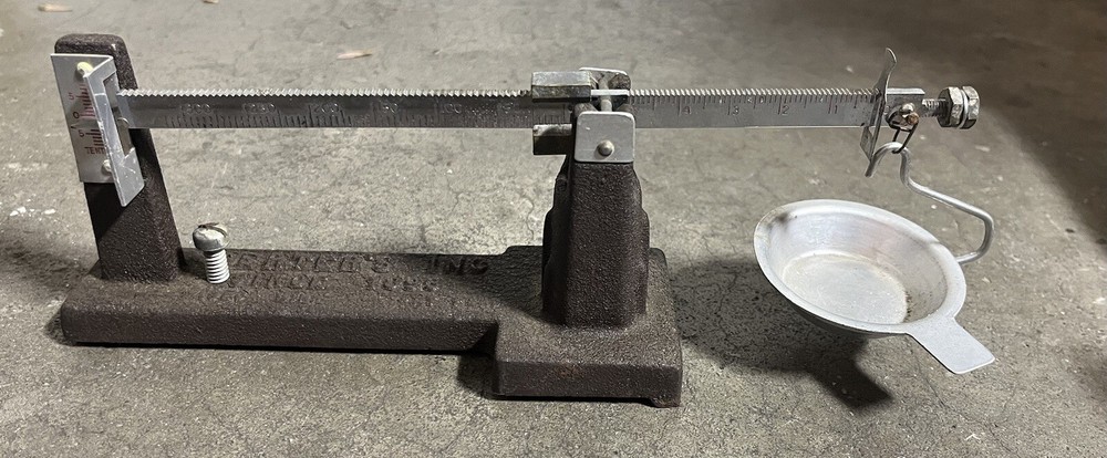 Vintage Herter's Powder Scale
