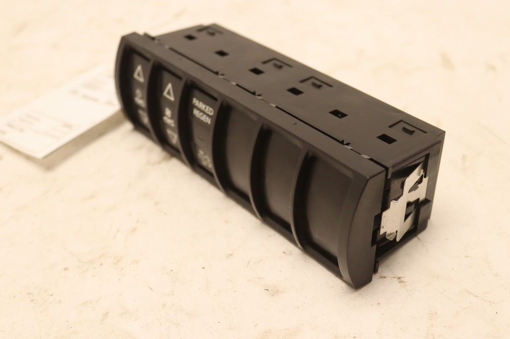 2017-2024 INTERNATIONAL LT625 SLEEPER CLIMATE PARKED REGEN SWITCH PANEL OEM