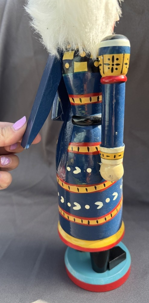 Vintage Blue Queen Nutcracker 15 Inch ￼
