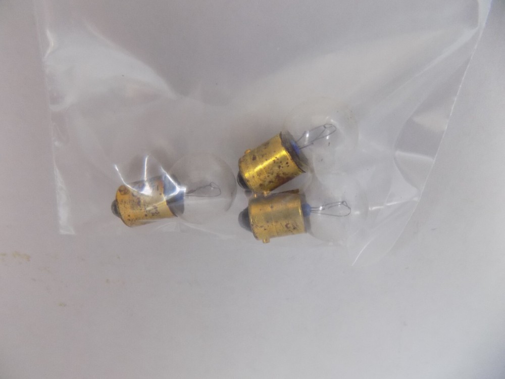 # 433 MINI BULBS 3 PK. UNBRANDED NEW