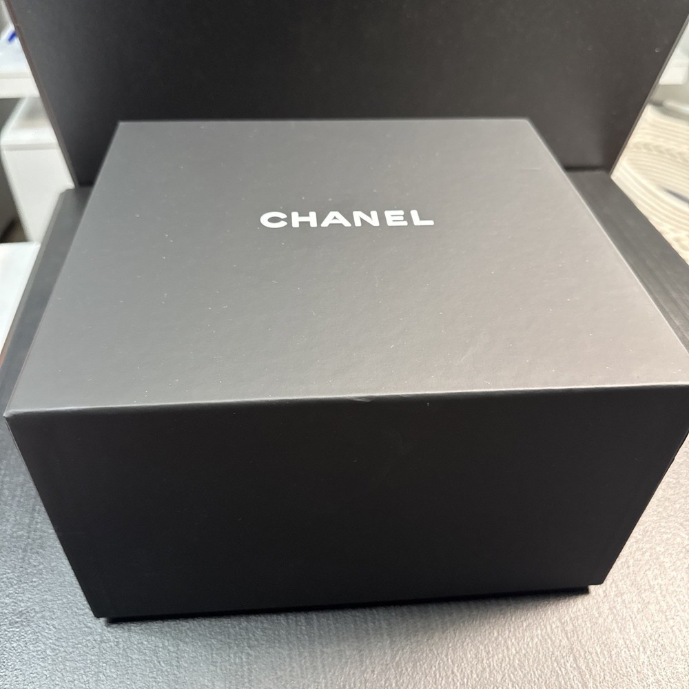 AUTHENTIC SIGNED CHANEL BLACK BOX (1455)