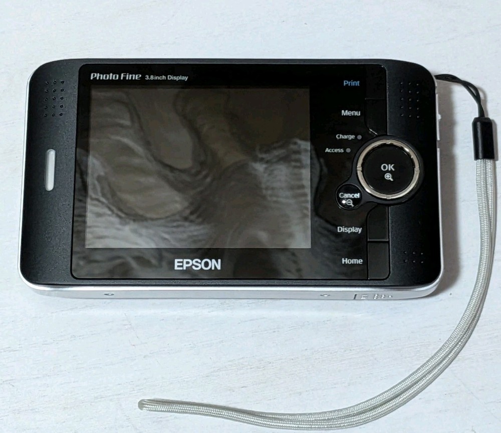 Epson P-2000 Multimedia Storage Viewer, 3.8" Display, Photo Fine - Untested