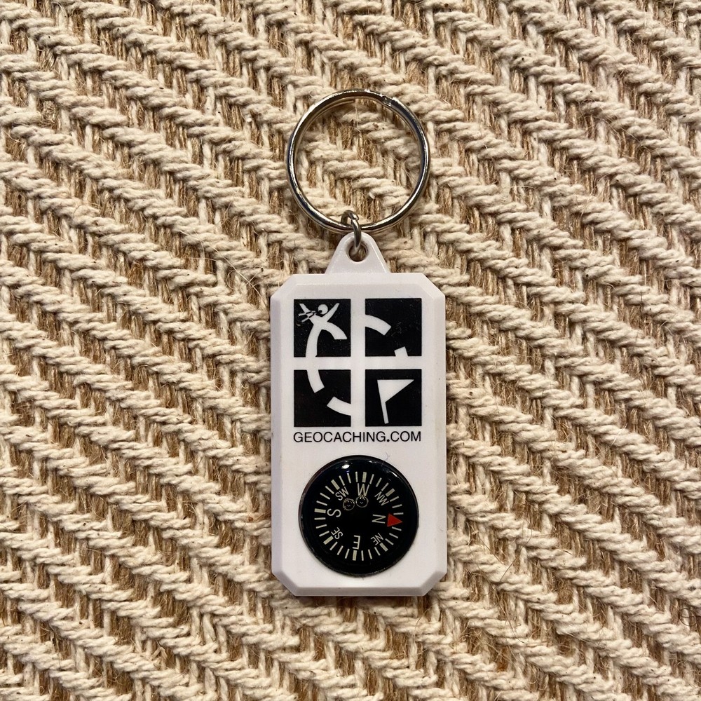 Geocaching.com Logo Compass Keychain Geocache EUC!