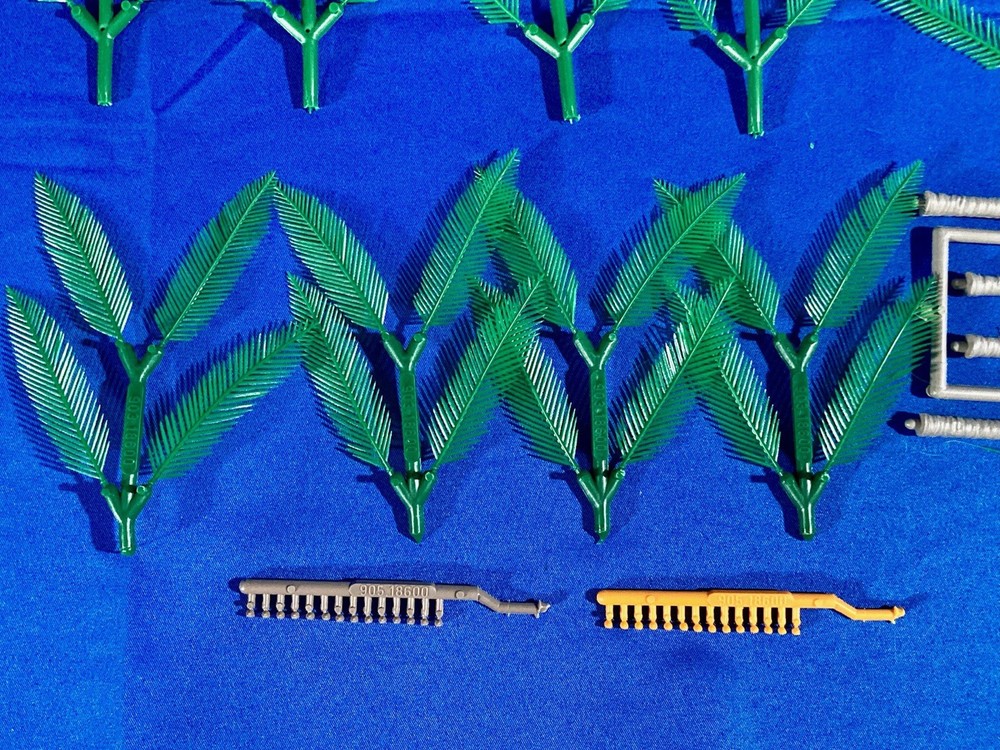 Preiser 18600, HO Scale 4 Palm Trees Unassembled Plastic Model Kit