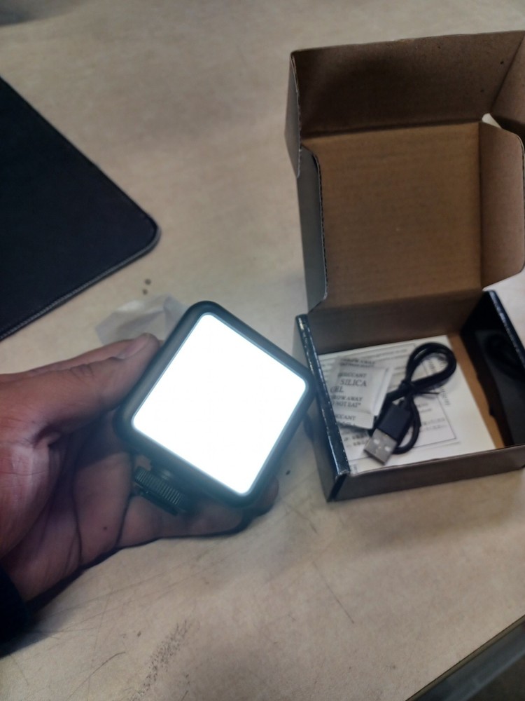 ULANZI VL49 Limited White Version 2000mah