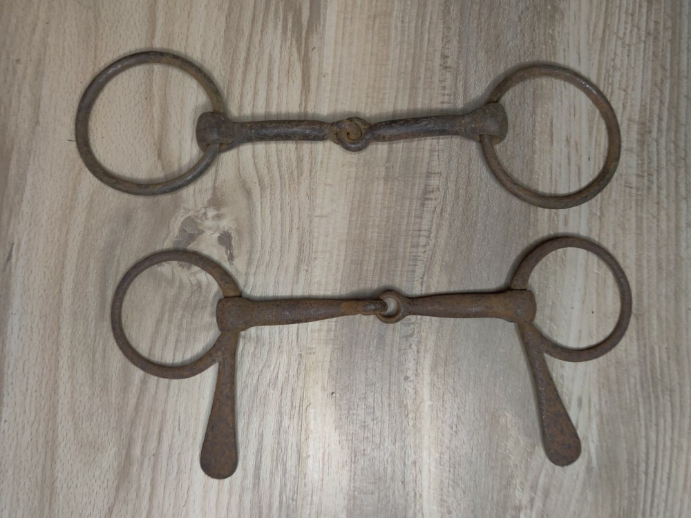 00 Vintage Primitive Horse Bits
