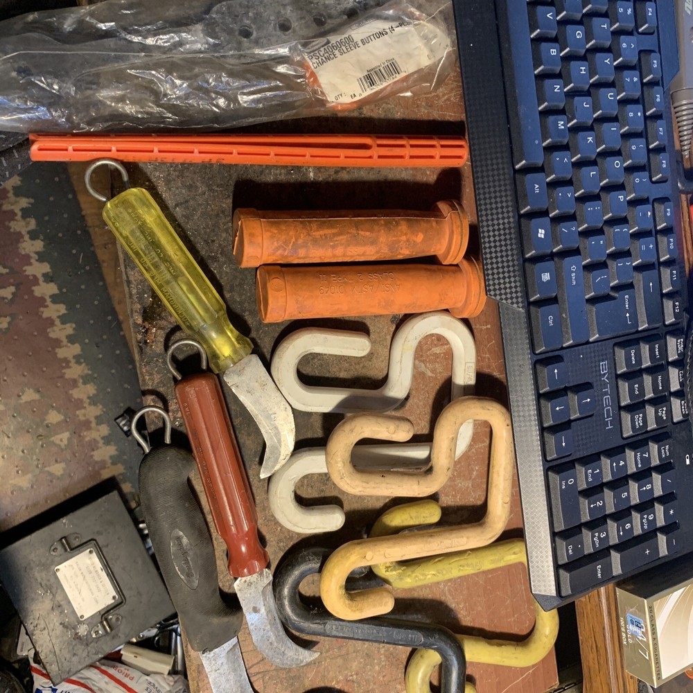 LOT OF LINESMAN TOOLS