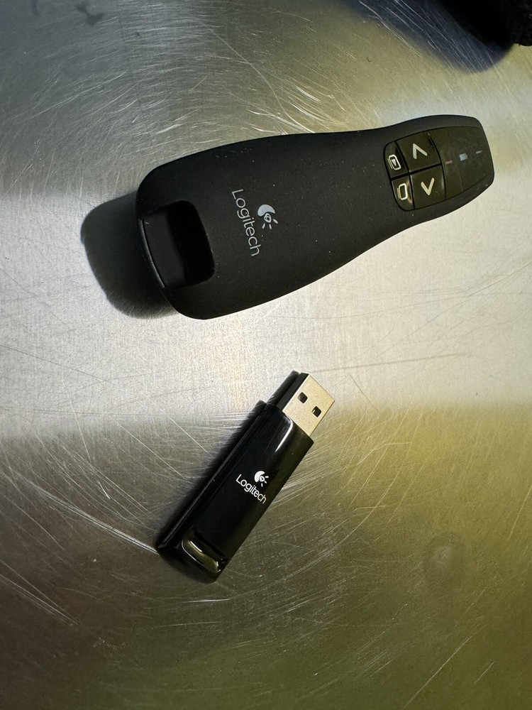 Logitech R400 Wireless Pointer Presentation Remote for Basic Slide Navigation