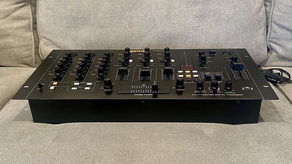 Gemini KM-707 Preamp Mic DJ Mixer Multi Function Digital Processor w/ Manual