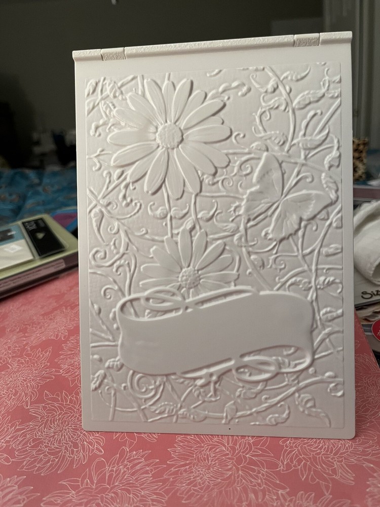 Spellbinders Embossing FoldersDelightful Daisies