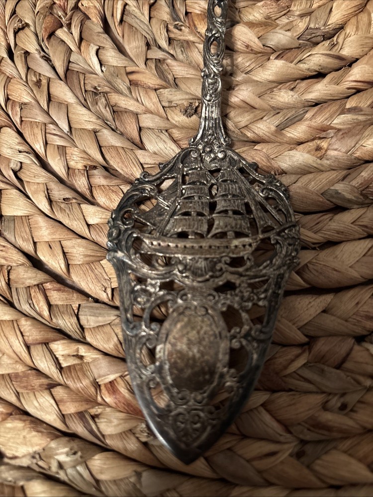 Small Decorative Cake Server With A Ship