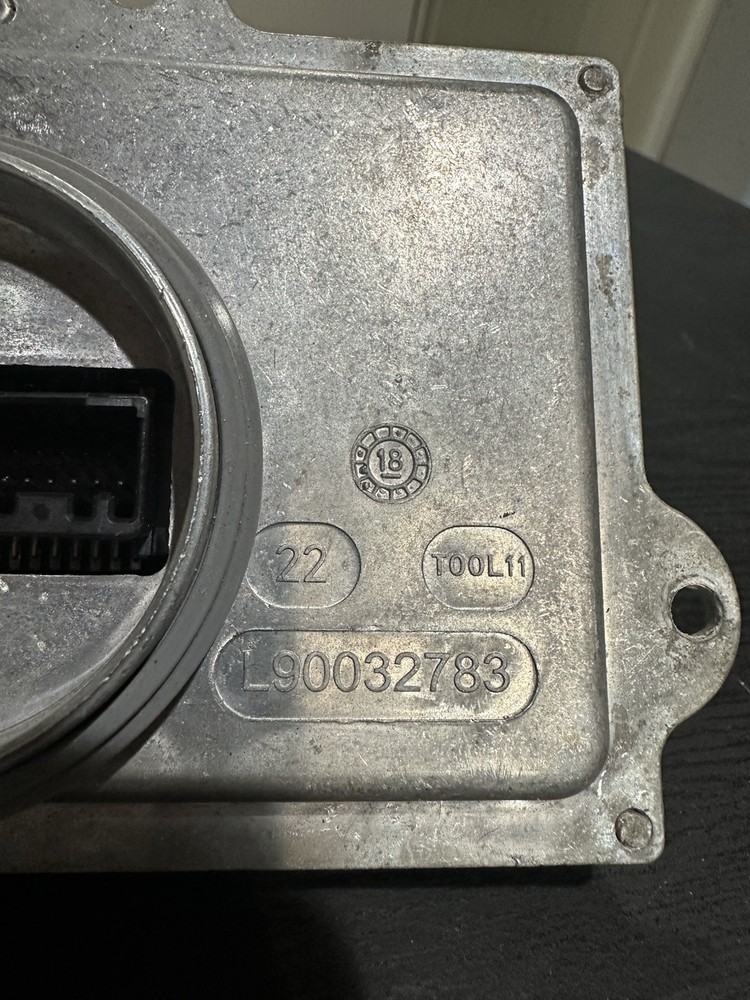 2015-2017 Cadillac Escalade HID Headlight Ballast Module OEM