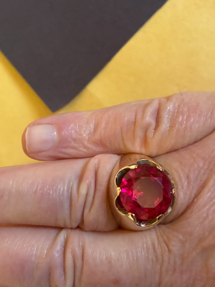 Men's 10K Gold Ring + Lab Created Ruby/Garnet Stone (Preowned)