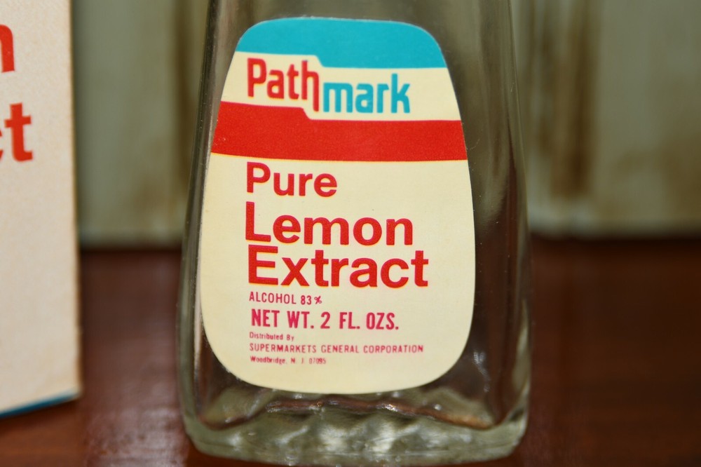 Vintage Pathmark Pure Lemon Extract Bottle & Box Kitchen Retro 2 oz.