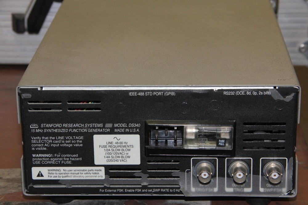 STANFORD RESEARCH SYSTEMS DS340 15MHz Synthesized Function Generator